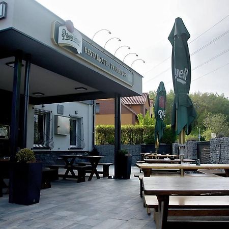 Hotel Penzion 68 Kladno Exteriér fotografie