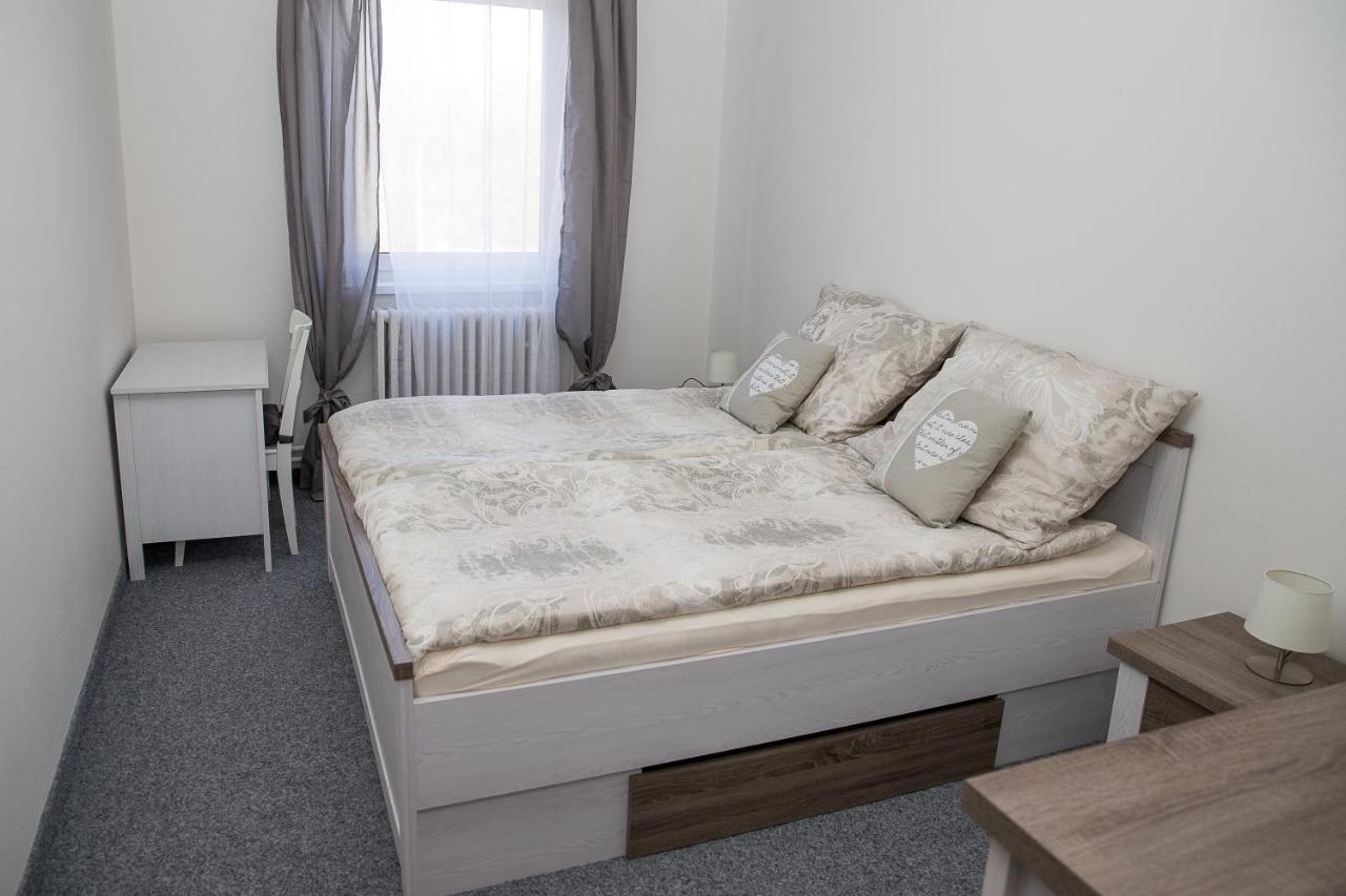 Hotel Penzion 68 Kladno Exteriér fotografie